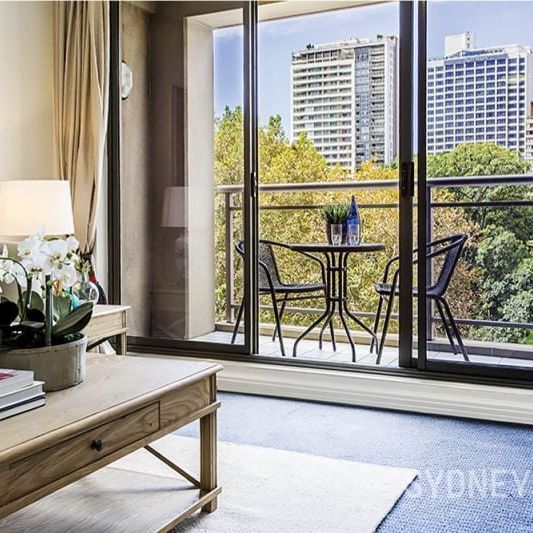 HYDE PARK LIFESTYLE | Furnished - Photo 1