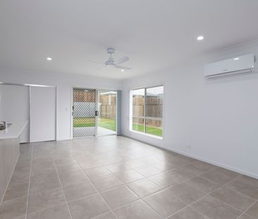 Modern Family Living - Photo 2