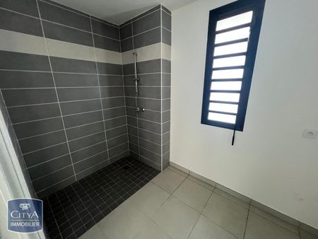 Location Appartement 3 pièces 65m² LE TAMPON 97430 - Photo 5