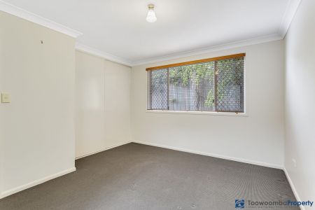 2/14 Horrocks Crescent, 4350, Kearneys Spring Qld - Photo 2