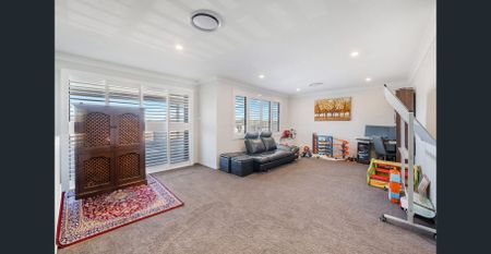 Oversized 5 Bedroom Family Home in Prime Location - Photo 4