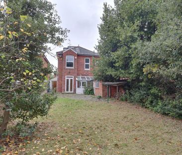 4 bedroom detached house to rent - Photo 2