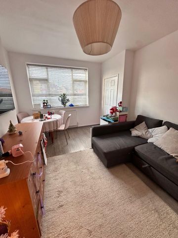 3 Bed Semi-Detached House, Galsworthy Road, S5 - Photo 2