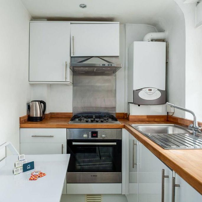 Studio to rent - Photo 1
