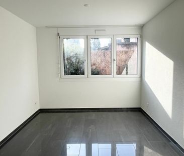 3.5-room ground floor apartment with conservatory! - Photo 3