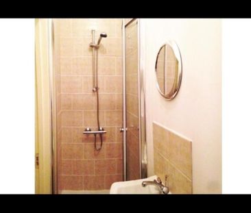 Great 4 bedroom shared house in Bradford - Photo 6