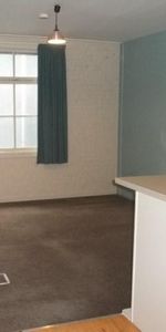 City Centre Studio Apartment - Secure and Great Location - Photo 4