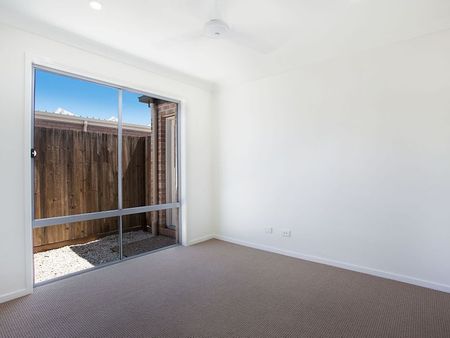 STYLISH AND MODERN HOME IN BURPENGARY EAST - Photo 4