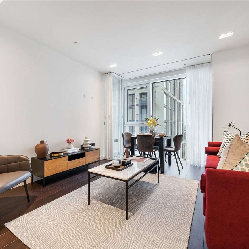 A modern 2 bedroom apartment on the 13th floor of Casson Square. - Photo 1