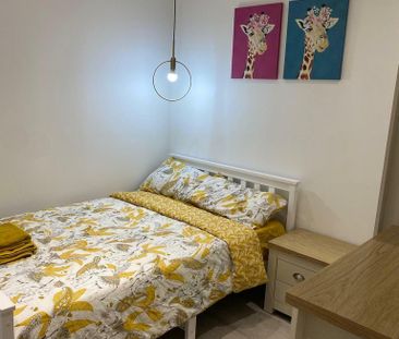 1 bedroom in a house share to rent - Photo 2