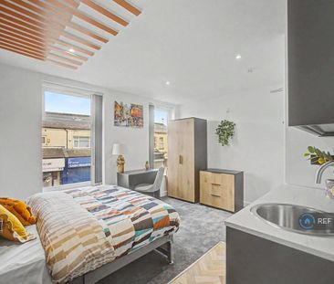 6 bedroom terraced house to rent - Photo 5