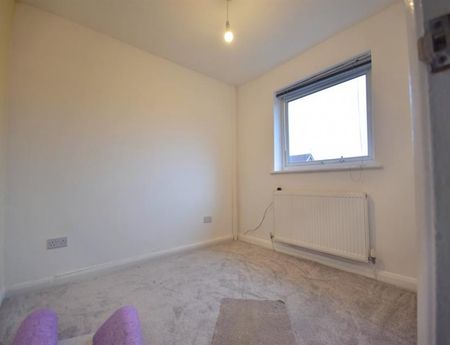 3 Bedroom Semi Detached Available Arranging tenancy - Photo 4