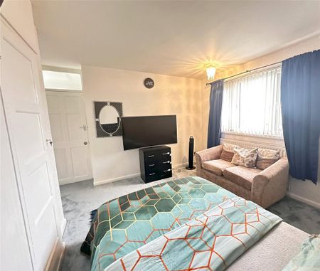 3 bedroom semi-detached house to rent - Photo 4