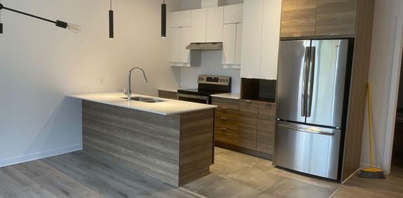 4 1/2 à louer - Photo 2