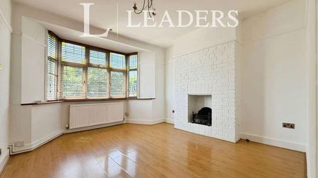 Avondale Court, South Woodford, E18 - Photo 3