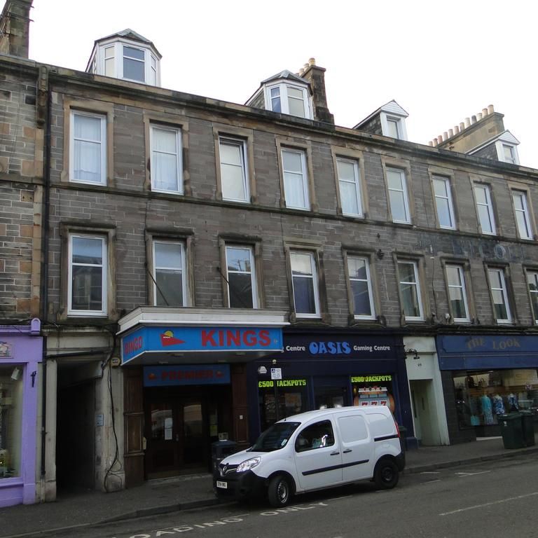 5 bedroom flat to rent - Photo 2