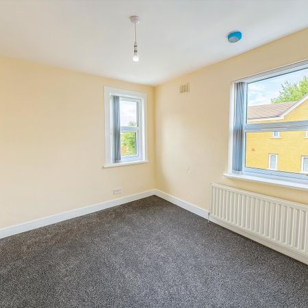 4 bedroom semi-detached house to rent - Photo 5