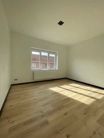 Net gerenoveerde woning met 3 slaapkamers en terras - Foto 5