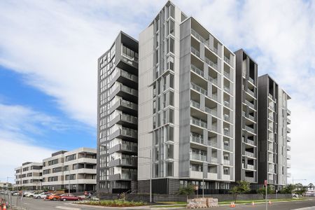107/8 Aviators Way, Penrith - Photo 4