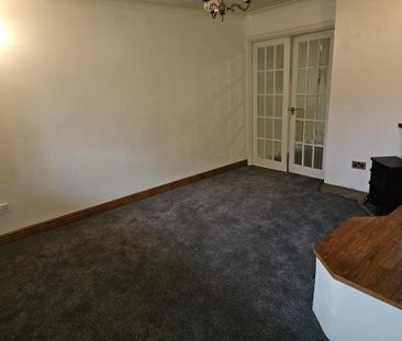 2 bedroom semi-detached house to rent - Photo 2