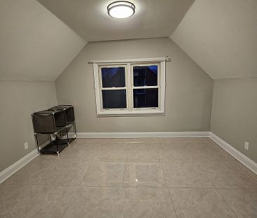 For Lease - 299 West 2nd Street, Hamilton, Ontario - Photo 6