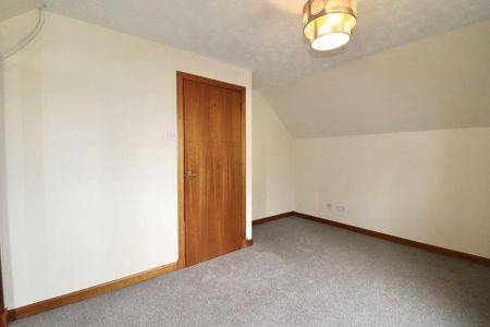 3 bedroom detached house to rent - Photo 4