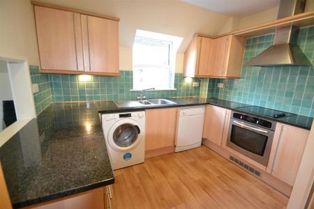 2 bedroom flat to rent - Photo 4