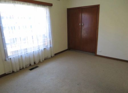 Oakleigh South - Photo 2