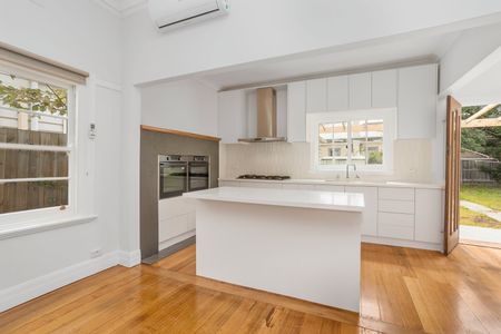 Timeless Elegance Meets Modern Living in This Renovated Footscray Home - Photo 5