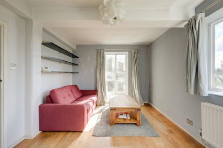 3 bedroom flat to rent - Photo 2