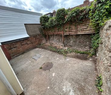 3 Bed Terraced House, Leonard Road, BS5 - Photo 1