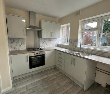 2 bedroom semi-detached house to rent - Photo 6