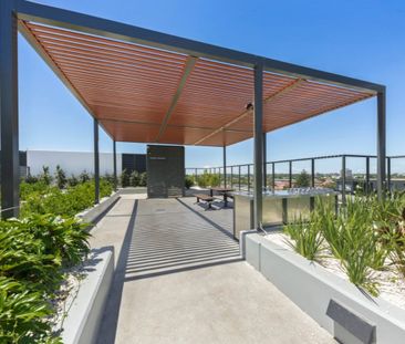 Central Living I Caged Storage I Bonus Study - Photo 4