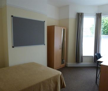 7 bedroom end of terrace house to rent - Photo 4