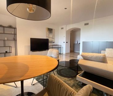 2 Bedroom Apartment For Rent in Benahavís, Málaga - Photo 1