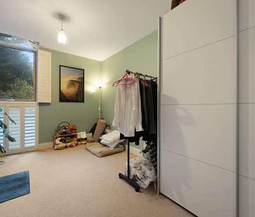 Two Bedroom New Build Flat In Surrey Quays, SE8 - Photo 6