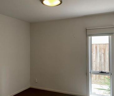 Ideal Location! - Photo 6