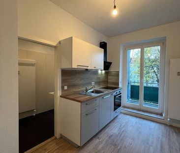 EXLUSIVE SANIERTE 2-ZIMMER-WOHNUNG - EBK, Balkon & traumhafter Schnitt - Photo 1