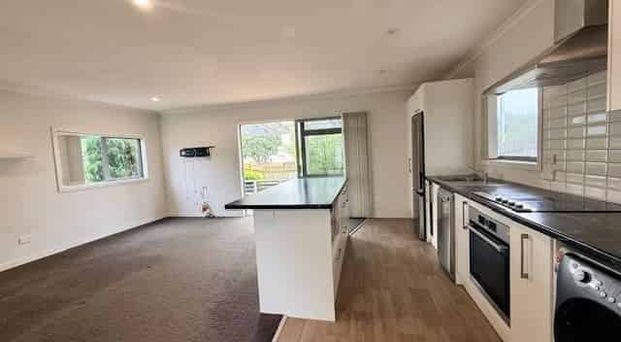 Cozy 1-Bedroom Home-Prime Papamoa Location! - Photo 1