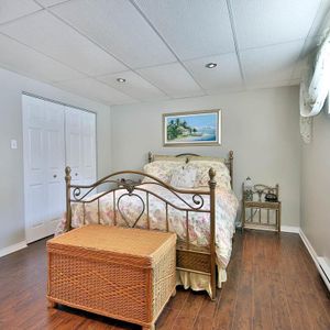 Grand 3 1/2 Tout Inclus: Élect + Inter Ill + Lav/sec + cuis/frigo près du REM - Photo 2