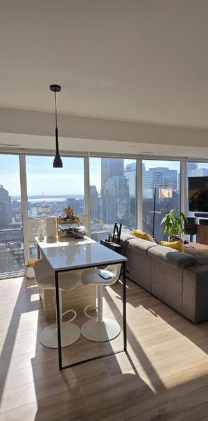 Transfert de bail – 4 1/2 moderne au centre-ville de Montréal - Condo / Appartement à louer - Photo 1
