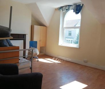 4 bedroom maisonette to rent - Photo 1