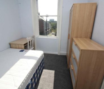 3 bedroom maisonette to rent - Photo 3
