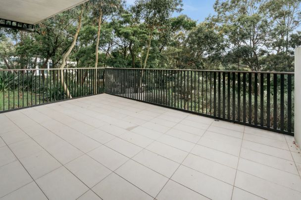 Spacious Apartment with Expansive Terrace and Bushland Views - Photo 1