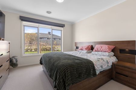 Stylish Family Living in Prime Wollert Location! - Photo 5