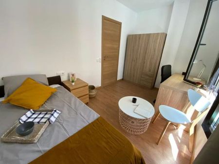 Avinguda de lOest, Valencia, Valencian Community 46001 - Photo 2