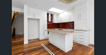 12 Bleazby Avenue, Brighton, Vic 3186 - Photo 2