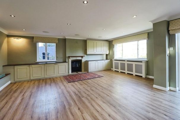 4 bedroom detached house to rent - Photo 1