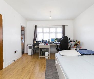 Stunning Studio in Dollis Hill - Photo 3