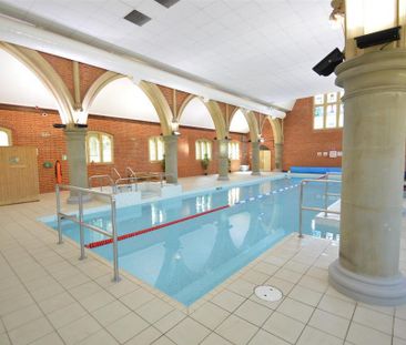 1 bedroom in a house share to rent - Photo 2